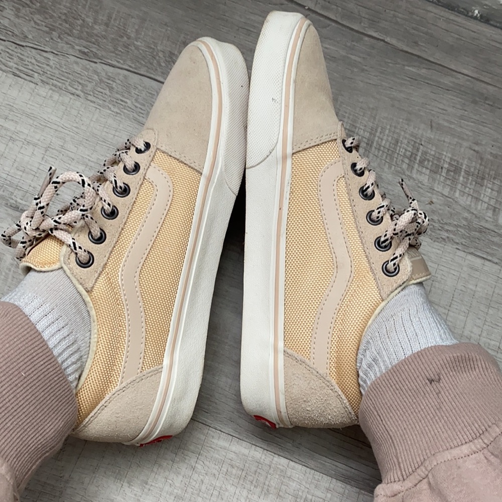 Women’s Vans 🤍